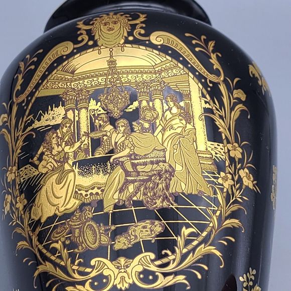 PORCELAIN  Victorian Style BLACK & GOLD VASE Porcelain  8" excellent Condition - Picture 10 of 13